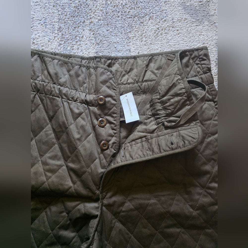 Banana Republic Quilted Capris - Olive Green - Picture 5 of 8